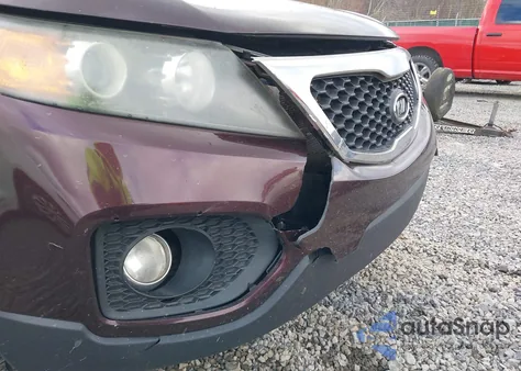 2011 Kia Sorento Lx z USA, uszkodzony, nr VIN 5XYKTCA10BG112609